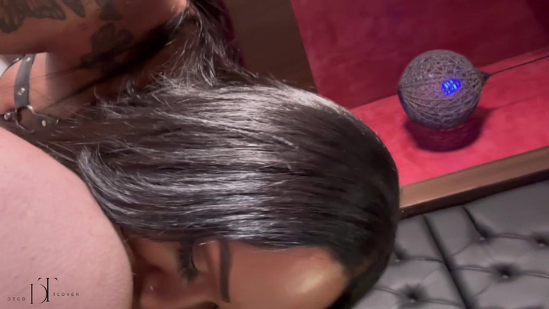 Deco t-lover: TS hat einen dicken, gruseligen Schwanz und liebt es, Schlampen...