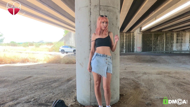 Candystart Videos: Riskantní masturbace pod mostem