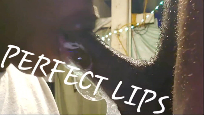 MS Perfect Lips: Bibir sempurna bikin cowok ini crot banyak banget! Dari kontolnya...
