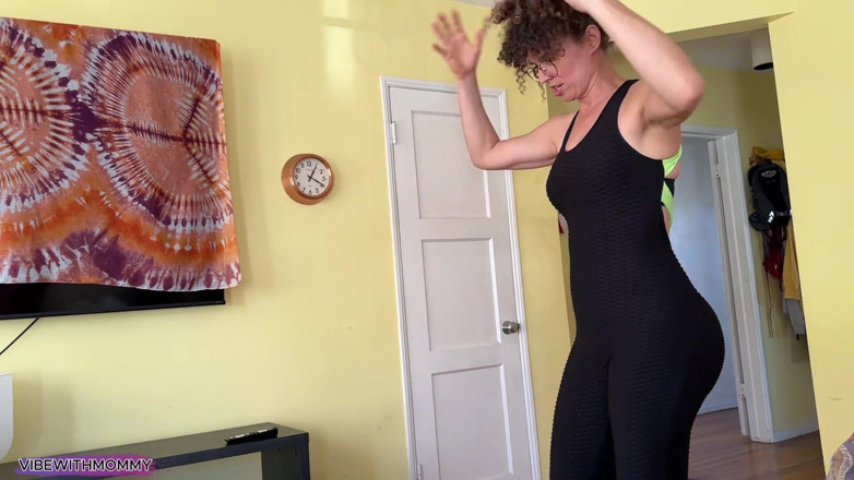 VibeWithMommy: Stepmom Fucks Stepsons Best Friend