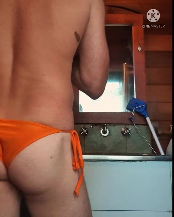 Madaussiehere: Funduri de bikini portocalii sexy ejaculează la duș cu mine
