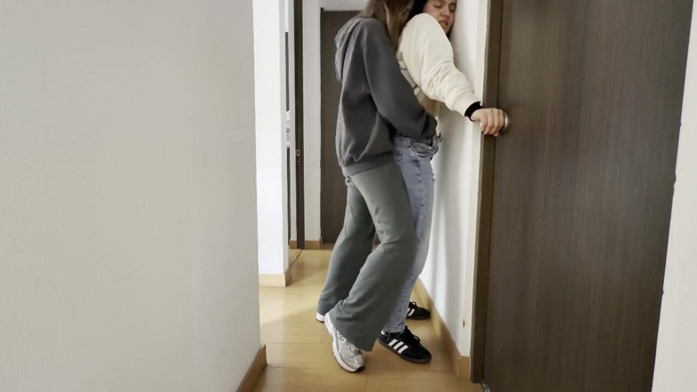scarlettandc: 友達と私の間の熱さ