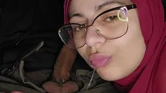 Halsfick im auto, devote arabische ehefrau mia niqab