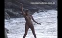 Amateurs videos: Min flickvän topless på stranden