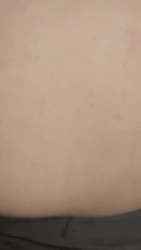 Enfiando minha bunda no ar para que eu possa ser preenchida com pau e porra - Mama_foxx94