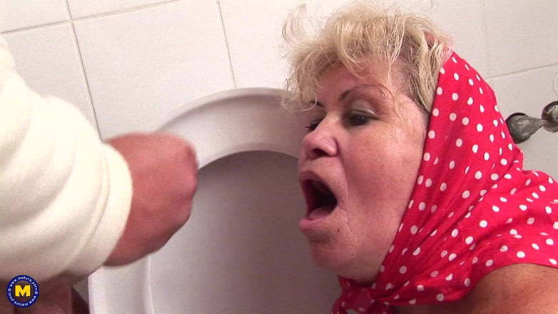Mature NL: Granny Loves Licking Fanny