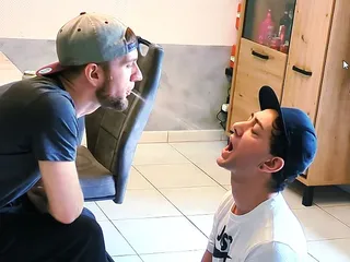 Spuug en klap vernedering voor mijn sub
