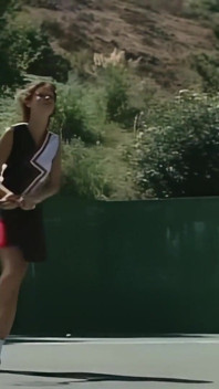Mere bomboane futute tare de penisul mare al maestrului de tenis