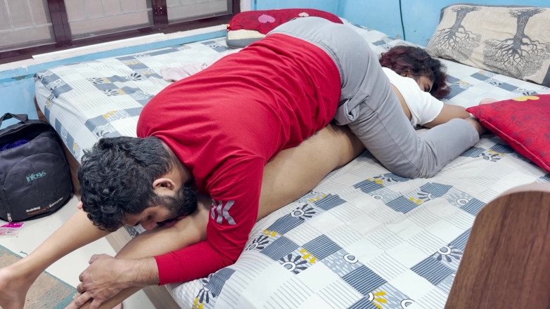 Vaigavarun45: Une demi-sœur et son demi-frère, partie 2, une demi-sœur se fait...