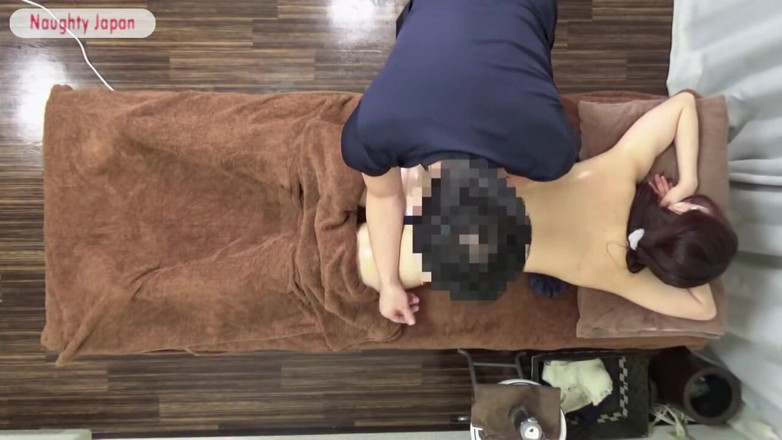 Jap Porn Project: Siluetă perfectă frumusețea înaltă de la birou revine după muncă desenată într-un...
