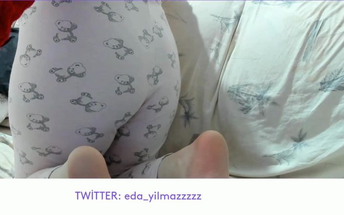 turk_milf_porno: Ass tits dancing twerk em pijama com música - turca milf...
