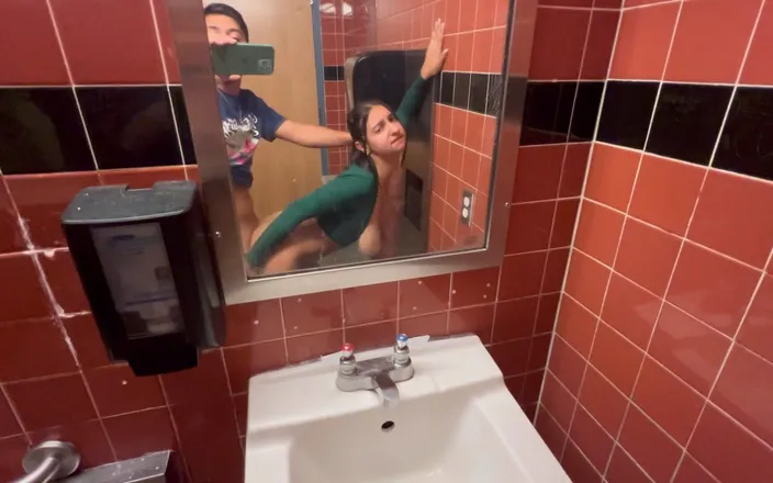 Hailey Rose: Whole Foods Public Bathroom Sex (real Amateur Video with Hailey Rose)