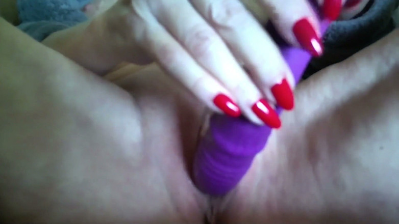 Dirty Milf Tina & Marc: Dirtymilftina Close up to My Pussy 2