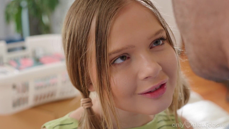 Only teen blowjobs: Onlyteenblowjobs ламається на новому дивані