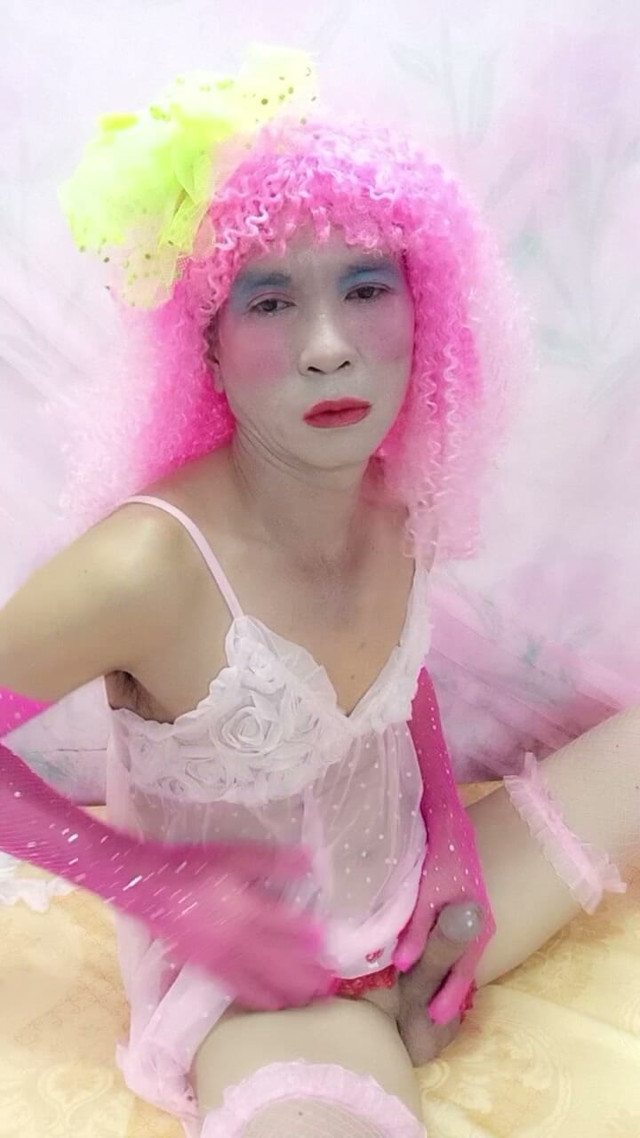 Oanh Le Transgender Wearing Sexy Clothes Selfie Cups Tinh (Decond-handam 22)
