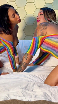 Tgirl azgın latin sürtüğü sikiyor!