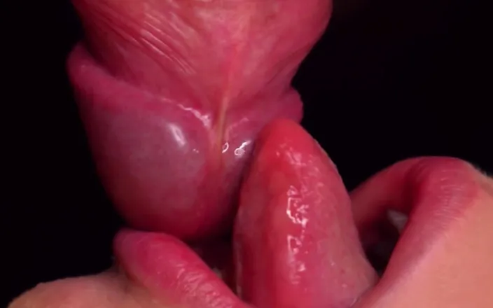 Niki studio: Close up: Awesome Mouth Sucking Dick