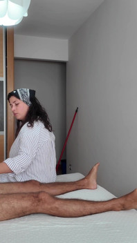 I Jerk off in Front of the Cleaning Lady at the Hotel