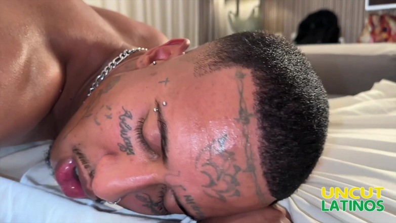 Uncut Latinos: Hardcore svalnatá Interracial gay bez sedla anální nesestříhaná latinoamerická skupina
