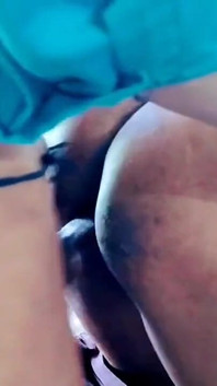 Estudiante sexy convence a su maestra para follar