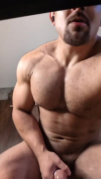 Jacked Bodybuilder Jerks off Thick Cock