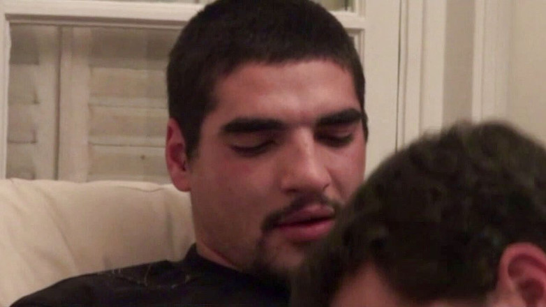 Crunch Boy: Гея прямо відтрахав на дивані за подарунки