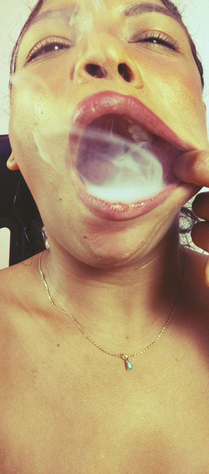 anabel693: Fetiš kouř, ústa a jazyk