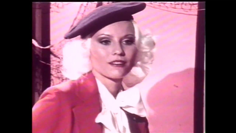 Vintage Usa: Dvě sexy vintage milfky s chlupatou kundičkou ošukané a vystříkané...