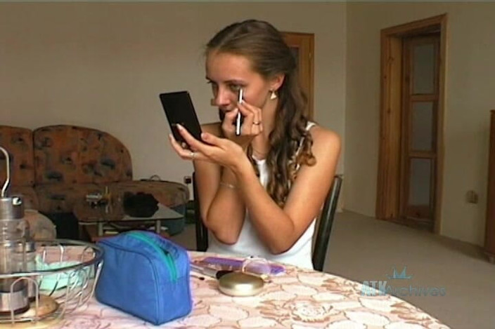 ATK Fans (Lesbians): Isabela gioca con il trucco