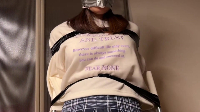 Gionji Miyu: Asian girl lets herself be tied to a chair