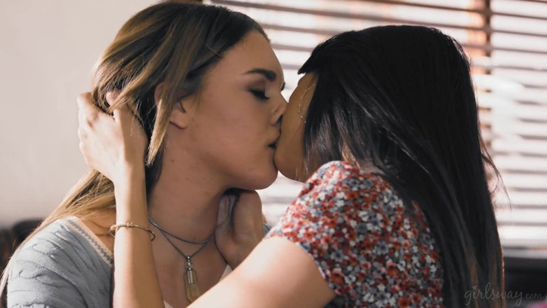 Girlsway: Girlsway - dhokhebaaj Gabbie carter ka eliza ibarra dvara bhandaaphor kiya...