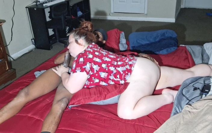 Sloppylynn: Con đĩ yêu thích của bạn sloppylynn trên giường bú cặc