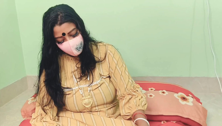 Banglasexycouple: Mijn naam is Zara vandaag, ik heb bezorger geneukt