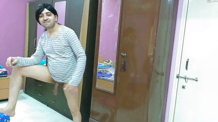 Cute & Nude Crossdresser: Sweet sissy crossdresser femboy Sweet Lollipop endast i sin styvsysters...
