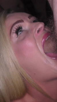 Sexy Kimberley e Niki cobertas de porra 1