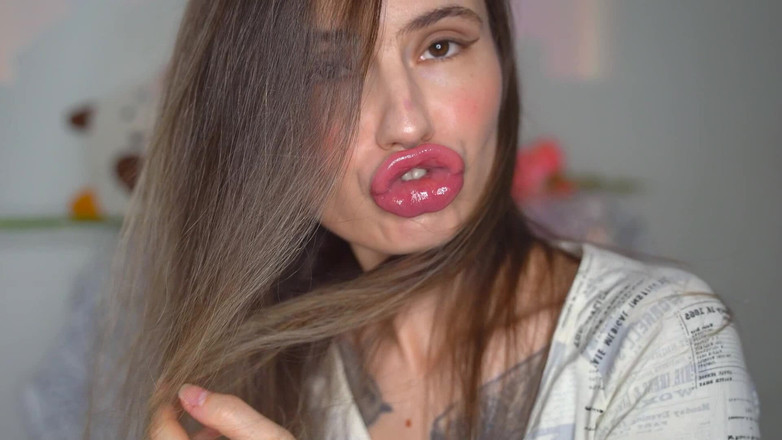 Rarible Diamond: Sexy chica con olor a labios gfe