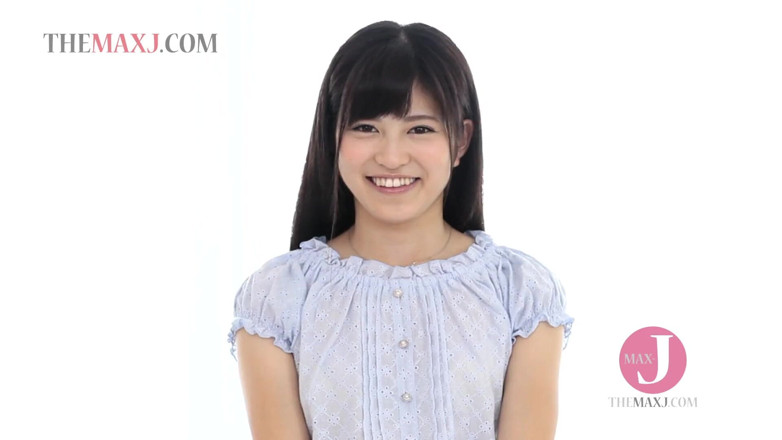 Asian happy ending: Aziatische verlegen tiener neemt verlegen stripactie voor de camera na...