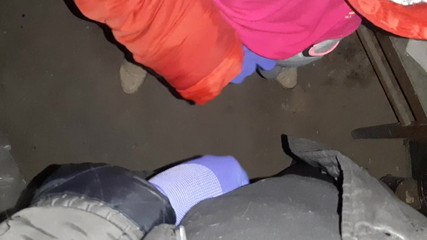 Lesbian-candys: Înainte de jefuirea o casă, am decis să se masturbeze...