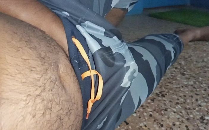 Sweet Indian cock: 침대에서 섹스하는 인도 마을 핫한 소년