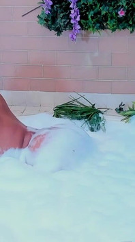 Foam Butt Shake