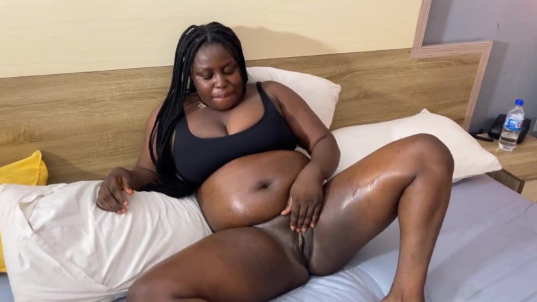Africanbestsex007: Hamile zenci kadın büyük bir salatalık ile tek başına mastürbasyon...