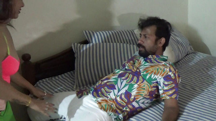 suchismitasarkar: Desi dívka a její přítel v plném potěšení v hotelovém...