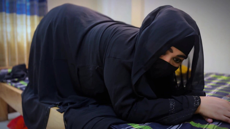 Aria Mia: Duży tyłek i duże cycki gorąca macocha uprawia seks z...