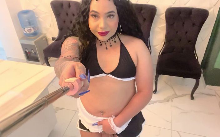 JessieRoss: धिक्कार नौकरानी! कमिंग के बाद मेरे बॉस ने मुझे लगभग पकड़ लिया