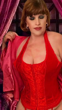 GILF Carmen Angel's Farmor i röda två leksak speltid orgasmer