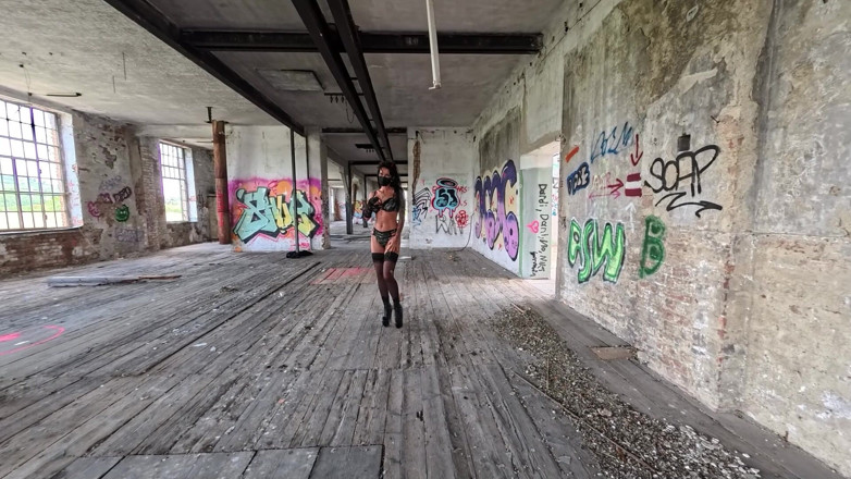 Miss Lilith devil: La Lilith Ama Restare Nei Luoghi Smarriti E Lì Combina...