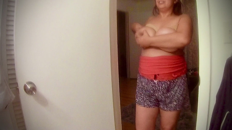 VeeVee Vixen: Enormes tetas en la parte superior