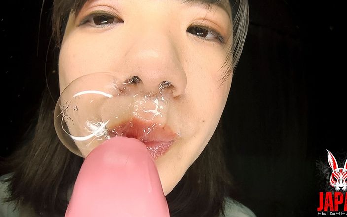 Japan Fetish Fusion: Riko kanade kalın sümüklerin dudaklarına damlamasına izin veriyor... Sonra bir...