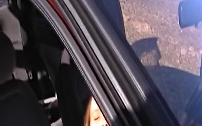 German Amateur Videos: Watch How This German Teen Play with Her Pussy