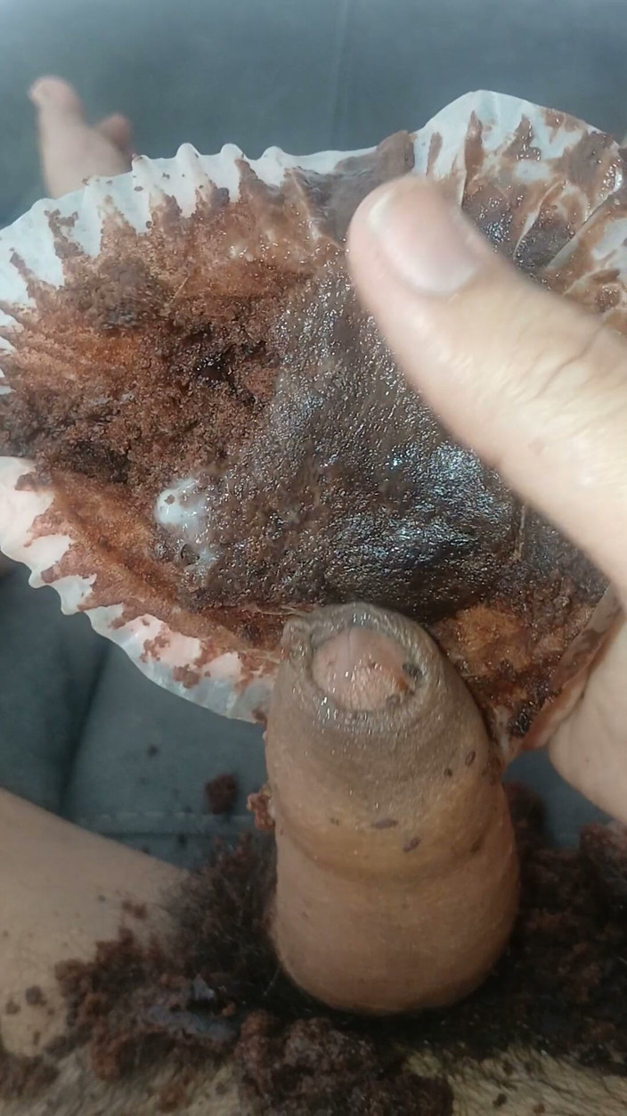 Alexander33324: A Delicious Straw with a Chocolate Mofin.
